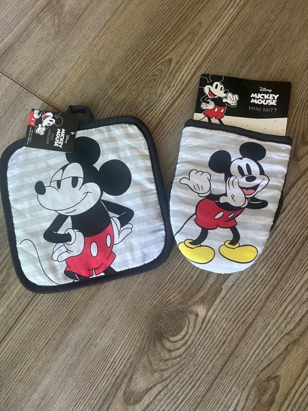 Disney Mickey Mouse Oven Mitt & Pot Holder Set - Red, Yellow, Black